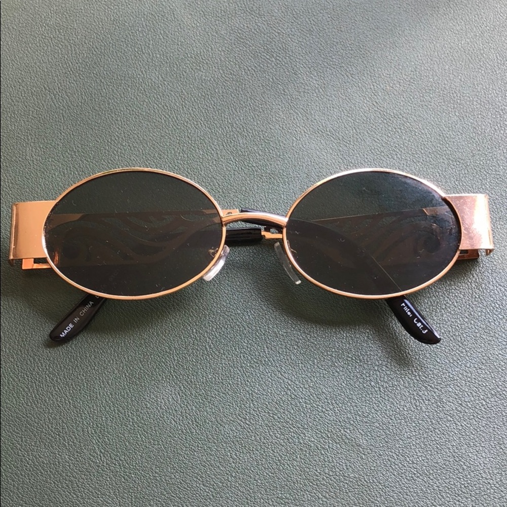 Oval sunglasses